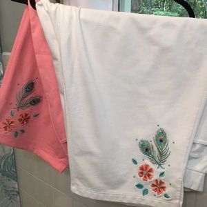 Two pair Quacker Factory capris